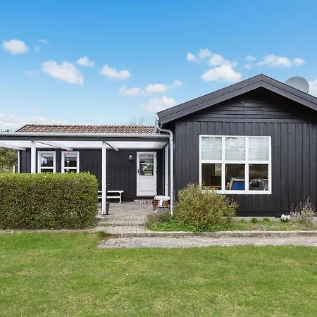Three-bedroom Holiday In *